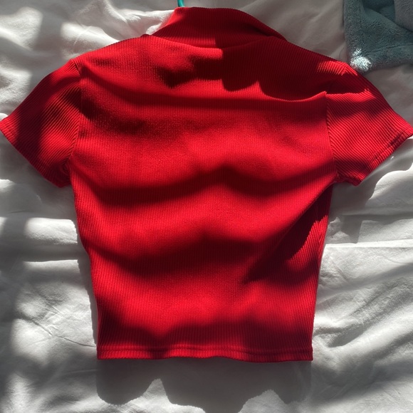 Aritzia tna red cropped tee - Picture 3 of 3